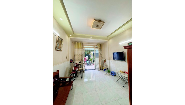 NGAY CHỢ TÂN HƯƠNG - NGUYỄN SUÝ - 36M2 - NHÀ 2 TẦNG 2PN - HẺM 4M THÔNG - SỔ VUÔNG VỨC - GIÁ CHỈ HƠN 3 TỶ